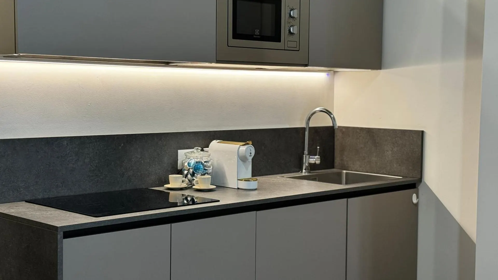 Appartamento Regina Milano In Corso Lodi - Sky Tv, Wifi E Breakfast Box